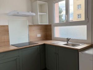 Studio meublé climatisé + cave