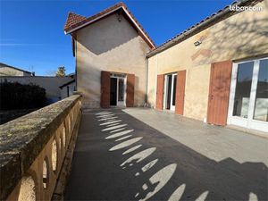 Maison mitoyenne 2 chambres terrasse et jardin