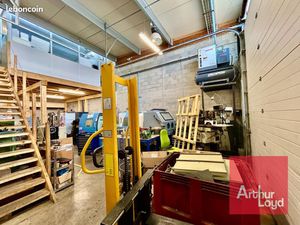 Local industriel 360 m²