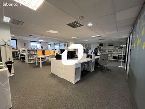 Bureau 2 273 m²