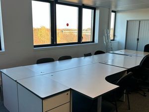 Bureaux 47m2 à louer dans Centre d’Affaires – Avec accès salles de réunion  salle de pause
