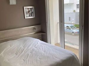 Vieux Port T1 bis avec terrasse en loggia et balcon