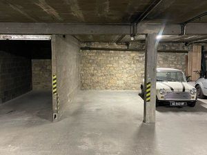 Loue garage voiture ou scooter