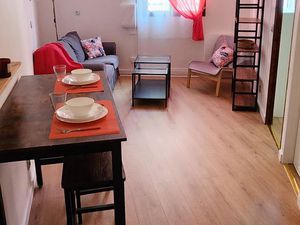 Appartement T1-bis  rénové  meublé  très clair  prox. Place Pey Berland/rue Ste Catherine.