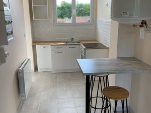 Grand studio avec garage et place de parking