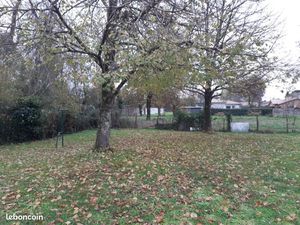 Terrain 700 m² Podensac