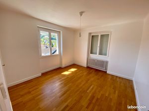 Loue T4 très lumineux 102m2 centre ville Lons le Saunier