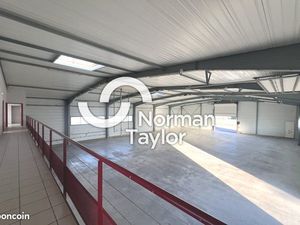 Local d'activité 870 m²