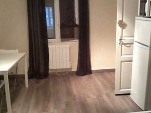 2 pièces meublé et équipé sur Ainay le chateau 30 m2