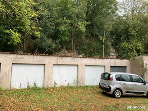 Garage à louer - Ribérac centre-ville