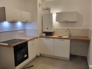 RUMILLY  loue T2 + parking privé couvert en sous-sol