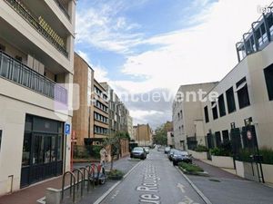 Local commercial 830 m²