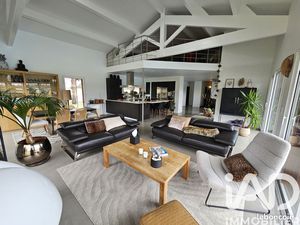 Propriété 5 pièces 251 m²