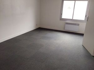 Chateauneuf sur loire -a louer local commercial