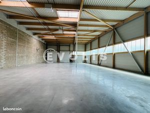Local d'activité 4 205 m²