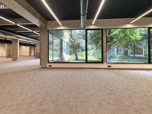 Local commercial 711 m² Paris 3ème