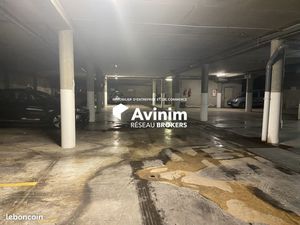 Local 1100 m² Saint-Maur-des-Fossés