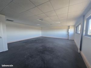 Location bureau 76 m²