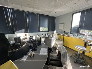 Bureaux 200 m²