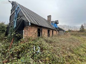 Maison à rénover entièrement sur terrain constructible de 3 467 m² – Landepéreuse