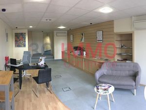 Local bureaux 51 m²