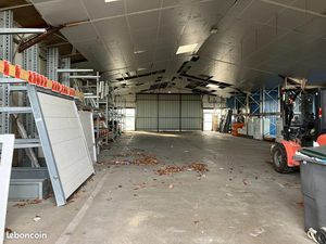 Local commercial 390 m²