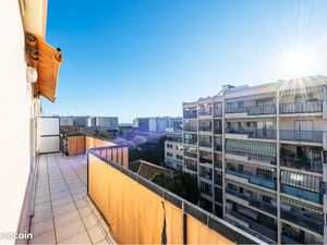 Appartement 52m2 dernier étage ascenseur terrasse