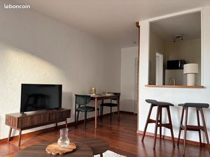 Studio meublé standing – Hyper centre Place d’Erlon – Lumineux