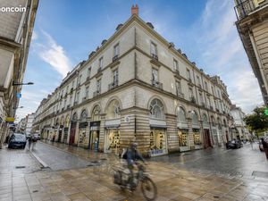 PLACE ROYALE - Bureaux de prestige dans le centre historique