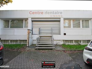 Local 548 m² Petit-Couronne