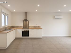 Maison neuve climatisé avec jardin