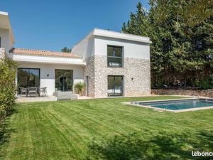 Sublime maison contemporaine mitoyenne quartier recherche