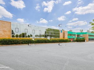 Local bureaux 1 587 m²