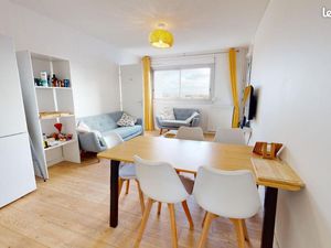 Chambre 1 pièce 83 m²