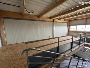 Local d'activité 96 m²