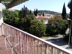 Loue T3 rénové Aix Sud Est calme