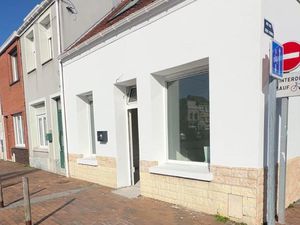 À louer – Local commercial rénové  34 m² – Place Calmette  Gravelines (Petitfort)
