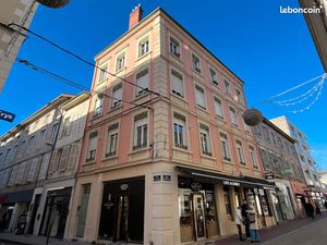 Immeuble 13 pièces 271 m²