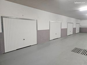 Parking/box 6 pièces 186 m²