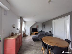 T3 au 1er et dernier étage perello lomener