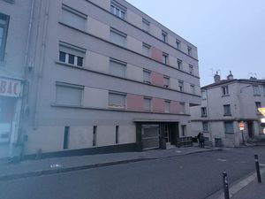 T2 proche gare dans immeuble entretenu