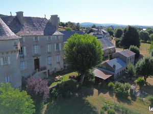 Chateau 10 pièces 260 m²
