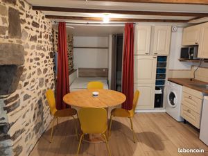 Studio RDC 25m2 proche du château