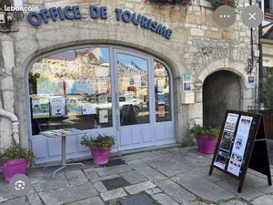 Local commercial – Emplacement n°1 – Centre-ville de Poligny