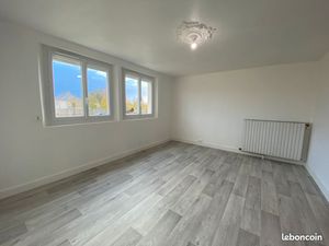 Appartement en rez-de-chaussée de 60 m² à 42 minutes de Paris Montparnasse en TGV (liaison