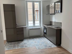 Superbe T2 place Bossuet