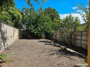 Charme de l’ancien  jardin et dépendance : une pépite en centre-ville