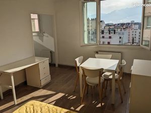 Studio 1 pièce 25 m²