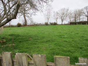 Terrain 1961 m² Parcé