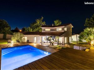 Maison 6 pièces 238m2